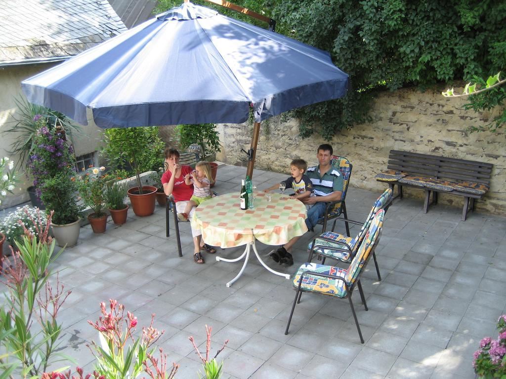 Ferienhaus Schneiders Креф Номер фото